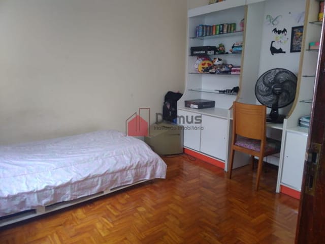 Casa com 300m², à venda, no bairro Jardim Rosely em Pindamonhangaba