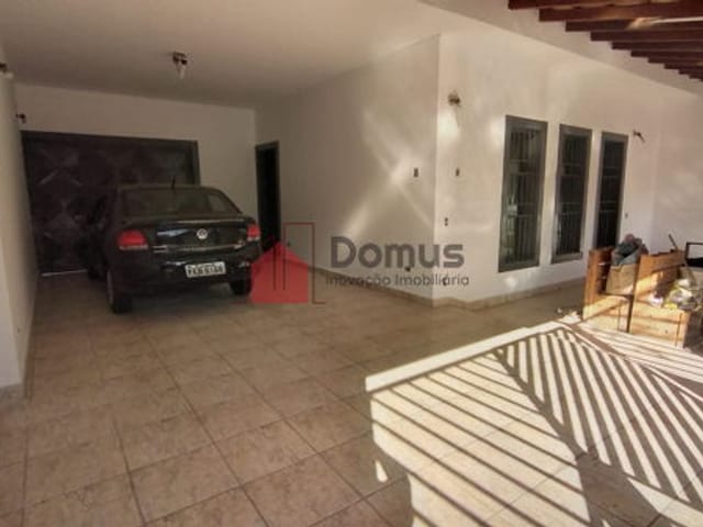 Casa com 300m², à venda, no bairro Jardim Rosely em Pindamonhangaba