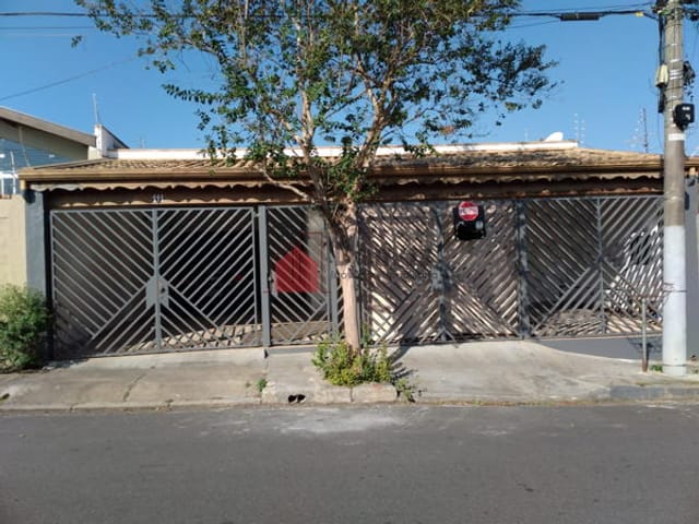 Casa com 300m², à venda, no bairro Jardim Rosely em Pindamonhangaba