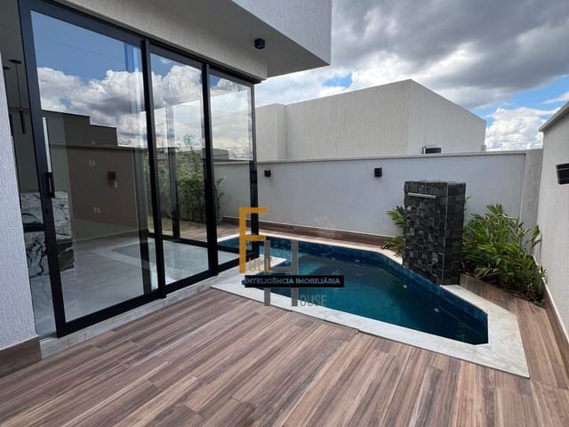 Casa com 338m² 3 quartos e 4 banheiros, à venda, no bairro Parqville Pinheiros em Aparecida de Goiânia