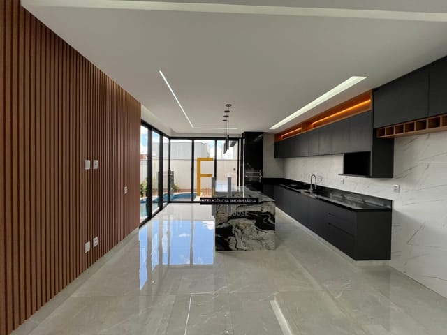 Casa com 338m² 3 quartos e 4 banheiros, à venda, no bairro Parqville Pinheiros em Aparecida de Goiânia