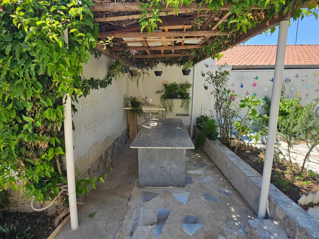 Casa com 250m² 2 quartos e 3 banheiros, à venda, no bairro Jardim Novo Maracanã em Campinas