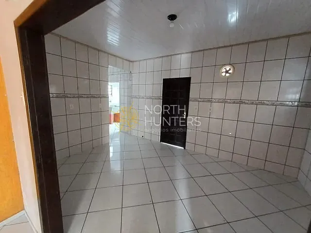 Casa com 360m² 4 quartos e 1 banheiro, à venda, no bairro Jardim Iririú em Joinville