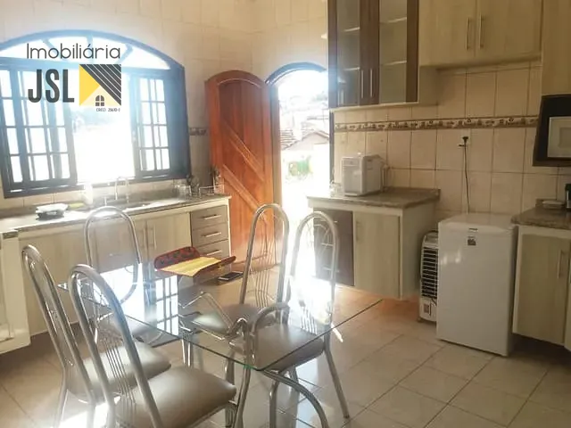 Casa com 686m² 3 quartos e 2 banheiros, à venda, no bairro Parque Residencial Maria Elmira em Caçapava
