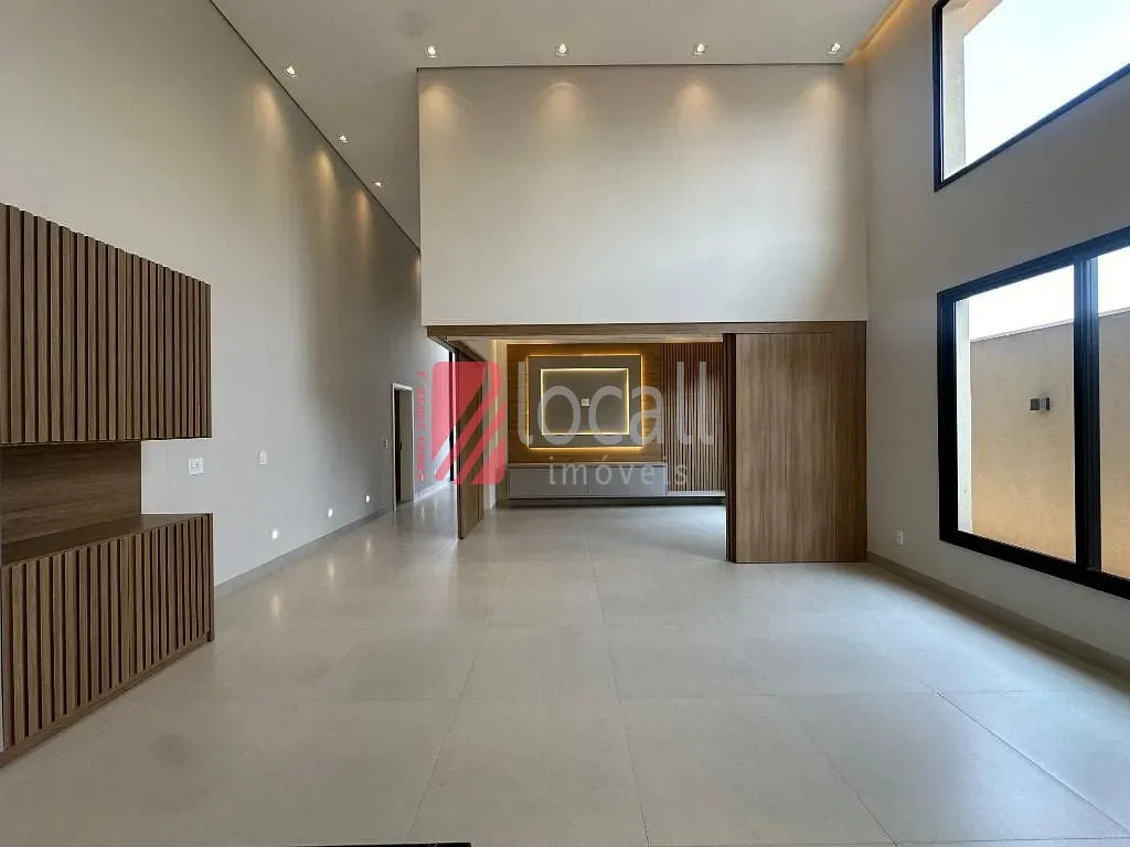 Casa de Condomínio com 4 quartos à venda, 249m² — foto 2 de 28