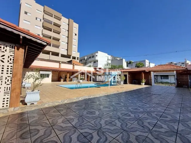 Casa com 600m² 2 quartos e 2 banheiros, para alugar, no bairro Jardim Nova Andradas em Andradas