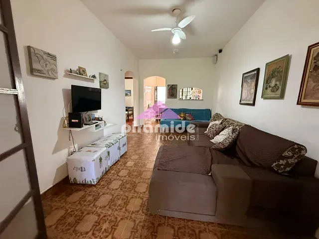 Casa com 216m² 3 quartos e 2 banheiros, para alugar, no bairro Porto Novo em Caraguatatuba