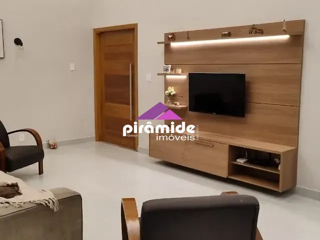 Casa com 540m² 4 quartos e 3 banheiros, à venda, no bairro Piedade em Caçapava