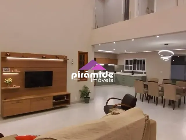 Casa com 540m² 4 quartos e 3 banheiros, à venda, no bairro Piedade em Caçapava