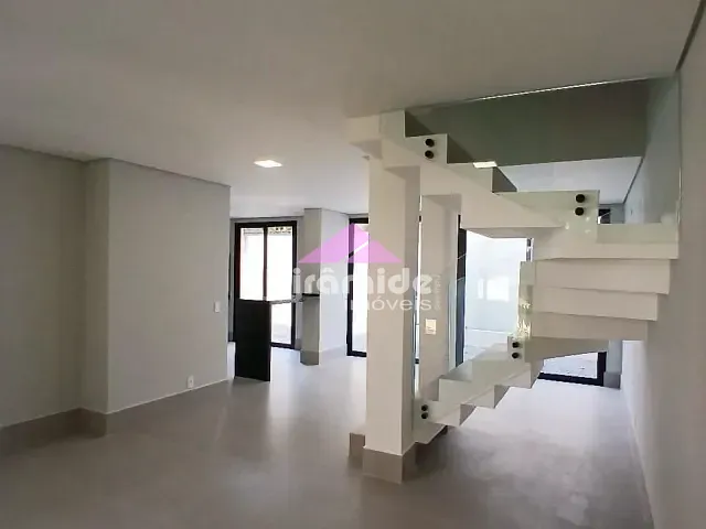 Casa 5 quartos e 4 banheiros, à venda, no bairro Camburi em São Sebastião