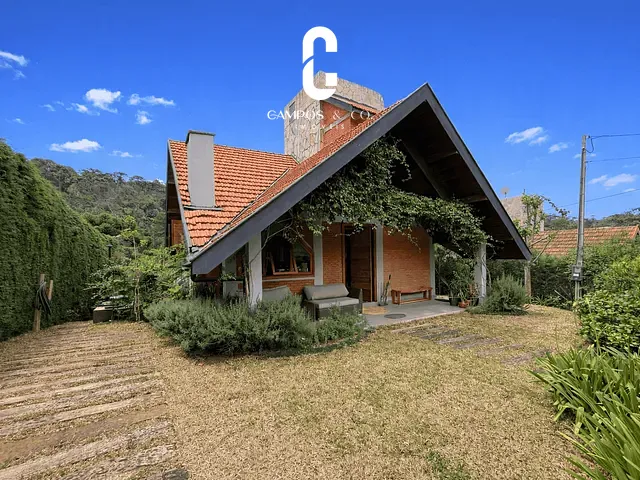 Casa com 300m² 3 quartos e 4 banheiros, à venda, no bairro Imbiry em Campos do Jordão