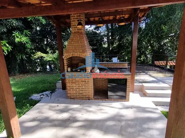 Casa com 360m² 3 quartos e 2 banheiros, à venda, no bairro Moinho de Vento em Barra Mansa