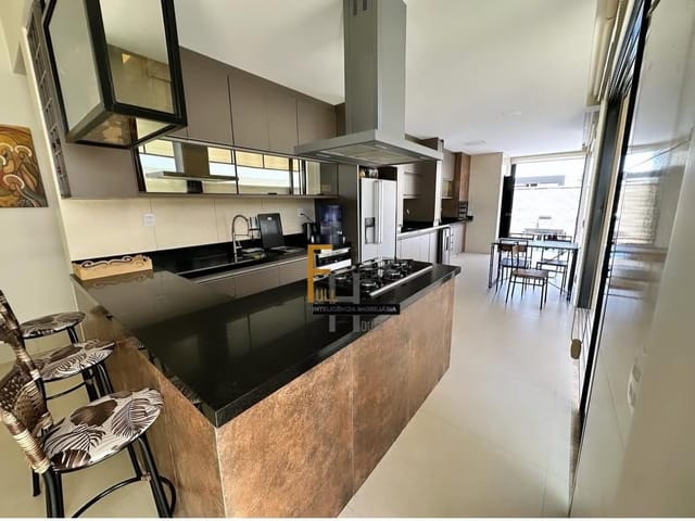 Casa com 305m² 3 quartos e 4 banheiros, à venda, no bairro Parqville Pinheiros em Aparecida de Goiânia