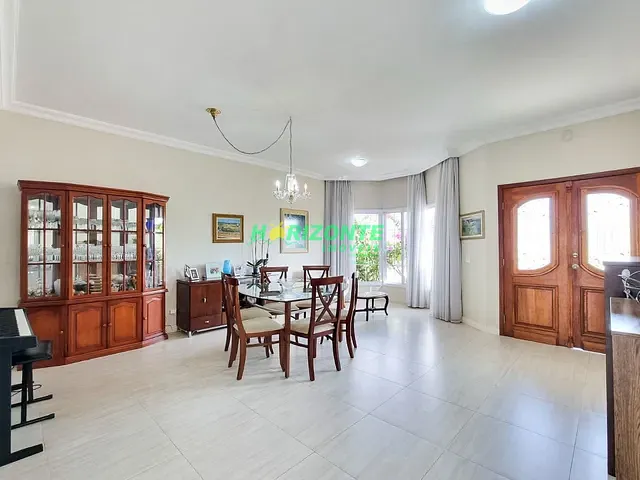 Casa com 469m² 4 quartos e 6 banheiros, à venda, no bairro Condomínio Residencial Alphaville em São José dos Campos