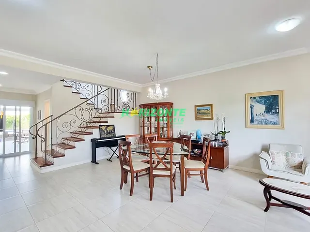 Casa com 469m² 4 quartos e 6 banheiros, à venda, no bairro Condomínio Residencial Alphaville em São José dos Campos