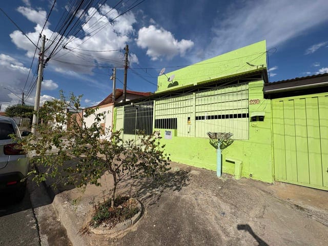 Casa com 250m² 2 quartos e 1 banheiro, à venda, no bairro Parque Valença I em Campinas