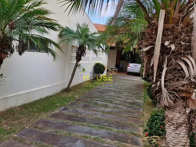 Casa com 588m² 5 quartos e 5 banheiros, à venda, no bairro Centro em Valentim Gentil