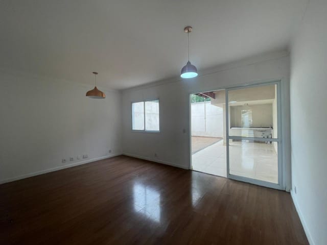 Casa 3 quartos e 4 banheiros, para alugar, no bairro Portais (Polvilho) em Cajamar
