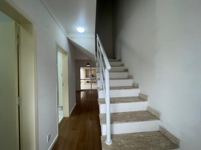 Casa 3 quartos e 4 banheiros, para alugar, no bairro Portais (Polvilho) em Cajamar
