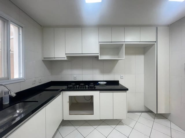Casa 3 quartos e 4 banheiros, para alugar, no bairro Portais (Polvilho) em Cajamar