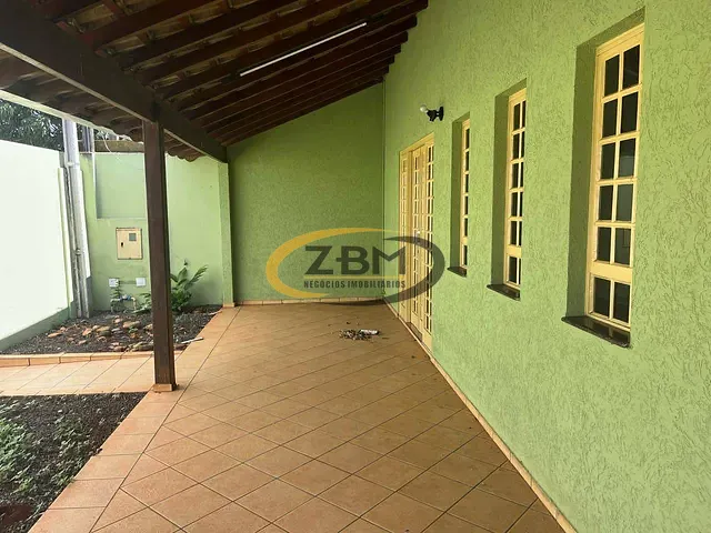 Casa com 400m² 3 quartos e 2 banheiros, para alugar, no bairro Jardim Montecatini em Cambé