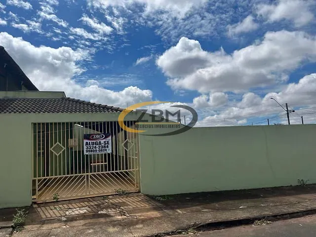 Casa com 400m² 3 quartos e 2 banheiros, para alugar, no bairro Jardim Montecatini em Cambé