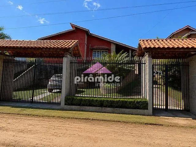 Casa com 815m² 2 quartos e 2 banheiros, à venda, no bairro Lambari em Guararema