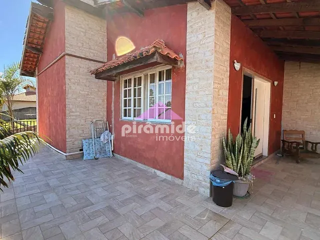 Casa com 815m² 2 quartos e 2 banheiros, à venda, no bairro Lambari em Guararema