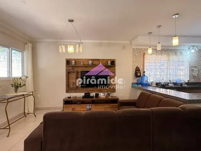 Casa com 815m² 2 quartos e 2 banheiros, à venda, no bairro Lambari em Guararema