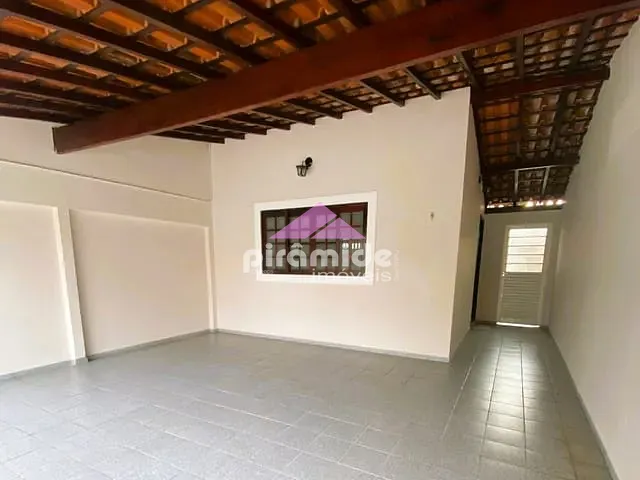 Casa 2 quartos e 2 banheiros, à venda, no bairro Jardim das Indústrias em São José dos Campos