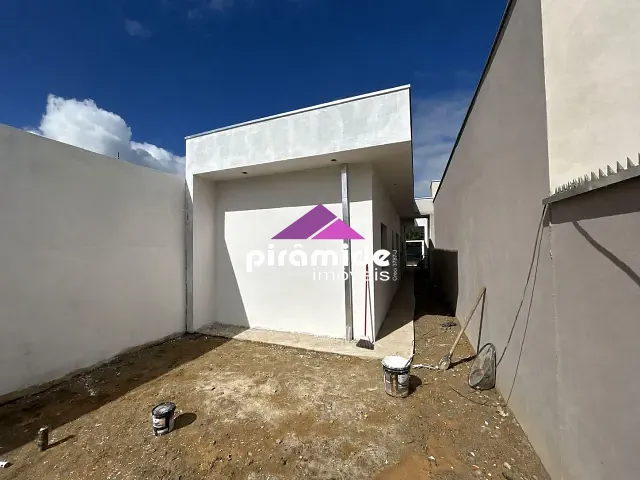 Casa 2 quartos e 2 banheiros, à venda, no bairro Balneário dos Golfinhos em Caraguatatuba
