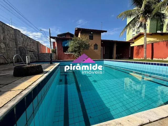 Casa 2 quartos e 2 banheiros, à venda, no bairro Indaiá em Caraguatatuba
