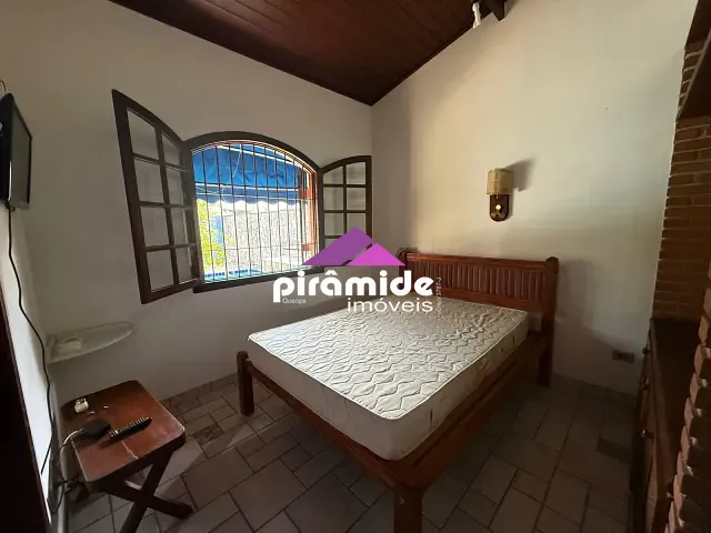Casa 2 quartos e 2 banheiros, à venda, no bairro Indaiá em Caraguatatuba
