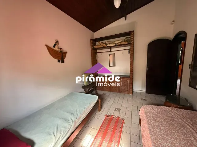 Casa 2 quartos e 2 banheiros, à venda, no bairro Indaiá em Caraguatatuba