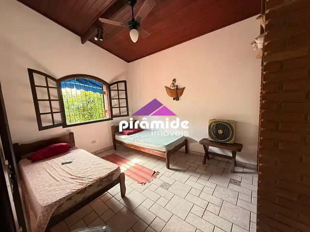 Casa 2 quartos e 2 banheiros, à venda, no bairro Indaiá em Caraguatatuba