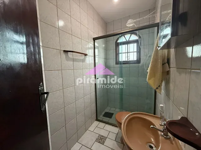 Casa 2 quartos e 2 banheiros, à venda, no bairro Indaiá em Caraguatatuba