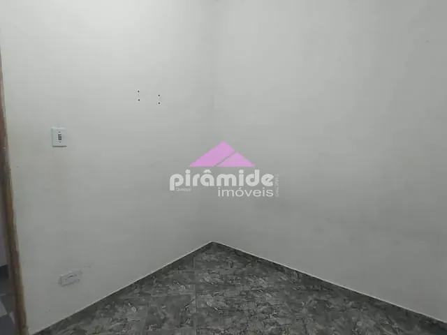 Casa 2 quartos e 1 banheiro, para alugar, no bairro Santana em São José dos Campos