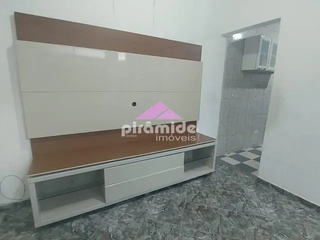Casa 2 quartos e 1 banheiro, para alugar, no bairro Santana em São José dos Campos