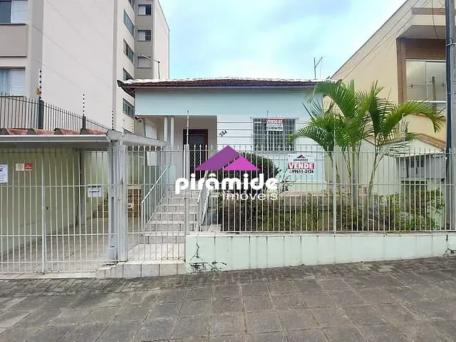 Casa com 300m² 3 quartos e 2 banheiros, à venda, no bairro Jardim Bela Vista em São José dos Campos