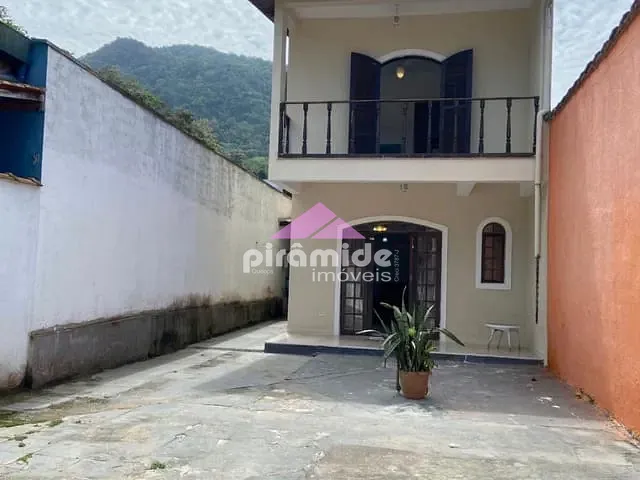 Casa com 130m² 2 quartos e 2 banheiros, à venda, no bairro Perequê Mirim em Ubatuba