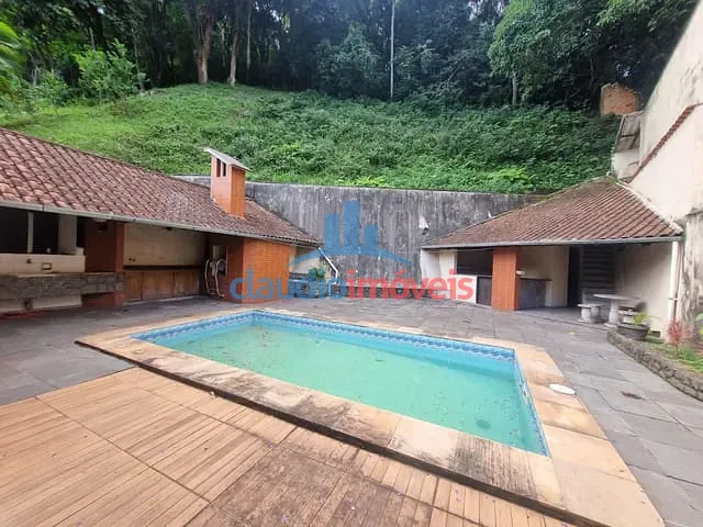 Casa com 590m² 3 quartos e 1 banheiro, à venda, no bairro Santa Rosa em Barra Mansa