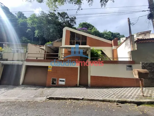 Casa com 590m² 3 quartos e 1 banheiro, à venda, no bairro Santa Rosa em Barra Mansa