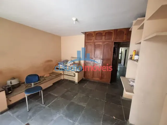 Casa com 590m² 3 quartos e 1 banheiro, à venda, no bairro Santa Rosa em Barra Mansa
