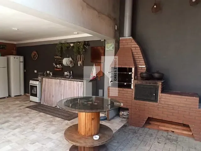 Casa com 344m² 3 quartos e 5 banheiros, à venda ou para alugar, no bairro Jardim Colônia em Jundiaí
