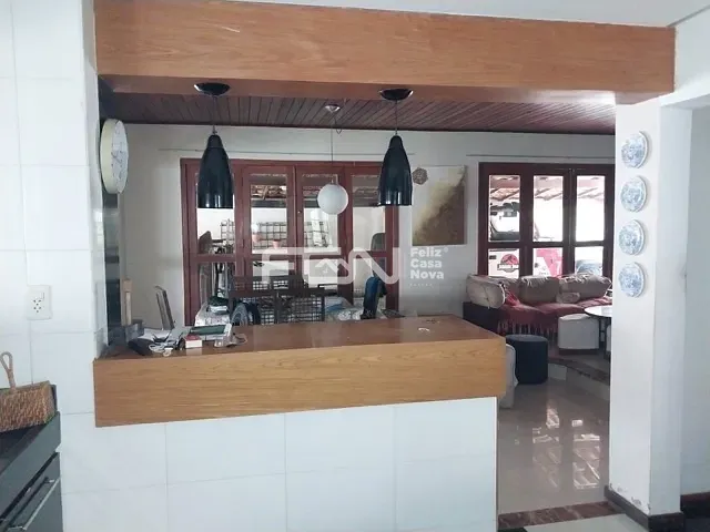 Casa com 680m² 3 quartos e 4 banheiros, à venda, no bairro Ipitanga em Lauro de Freitas