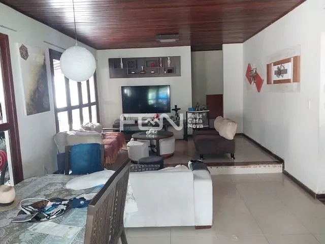 Casa com 680m² 3 quartos e 4 banheiros, à venda, no bairro Ipitanga em Lauro de Freitas