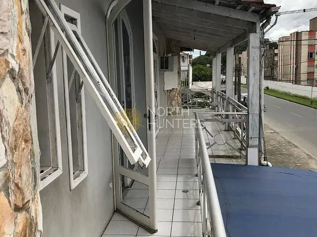 Casa com 696m² 5 quartos e 5 banheiros, à venda, no bairro Vila Nova em Joinville