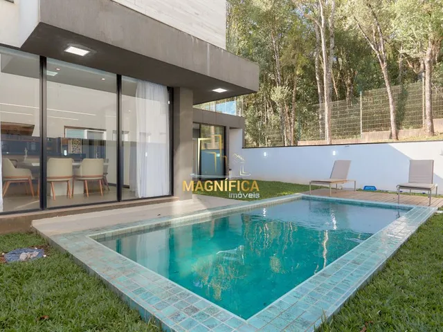 Casa 4 quartos e 10 banheiros, à venda, no bairro Santa Felicidade em Curitiba