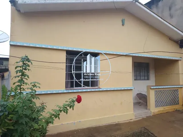 Casa com 288m² 3 quartos e 1 banheiro, à venda, no bairro Centro em Pouso Alegre