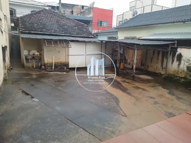 Casa com 288m² 3 quartos e 1 banheiro, à venda, no bairro Centro em Pouso Alegre